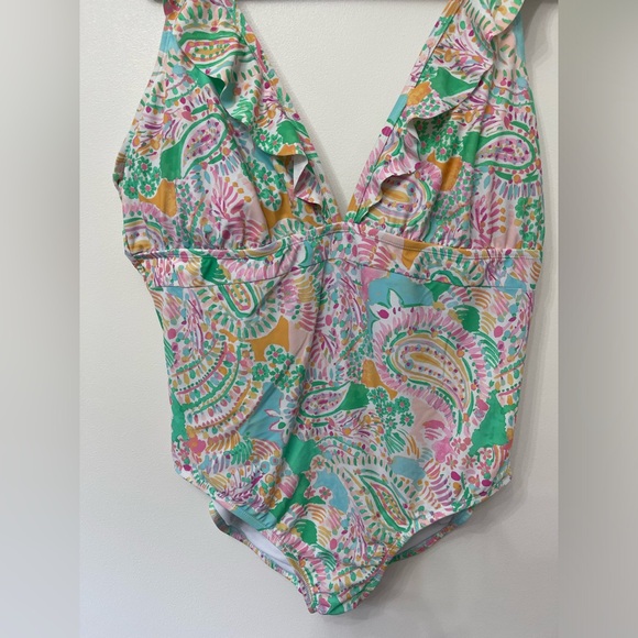 Crown & Ivy Paisley Print Ruffle One Piece Swimsuit - Picture 7 of 10